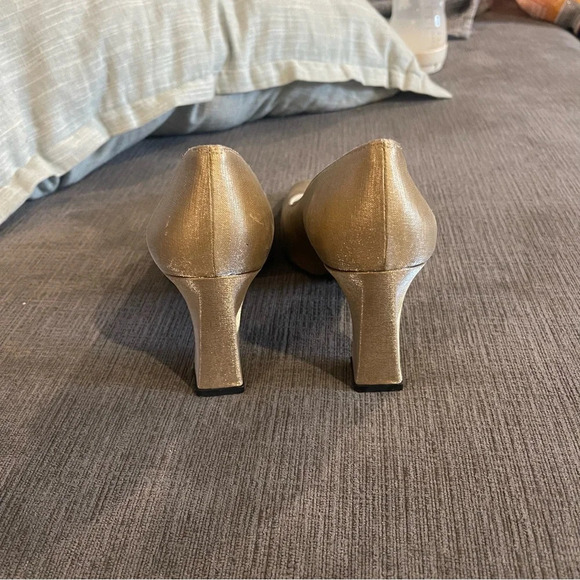 Vintage Stuart Weitzman Gold Heels - Picture 4 of 8